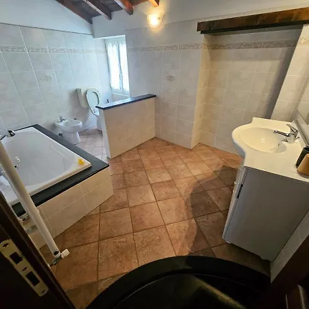 Il Girasole - Casa In Pietra Nel Borgo Di Ottano