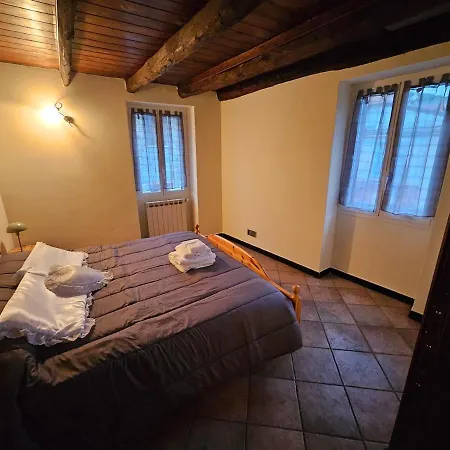 Il Girasole - Casa In Pietra Nel Borgo Di Ottano